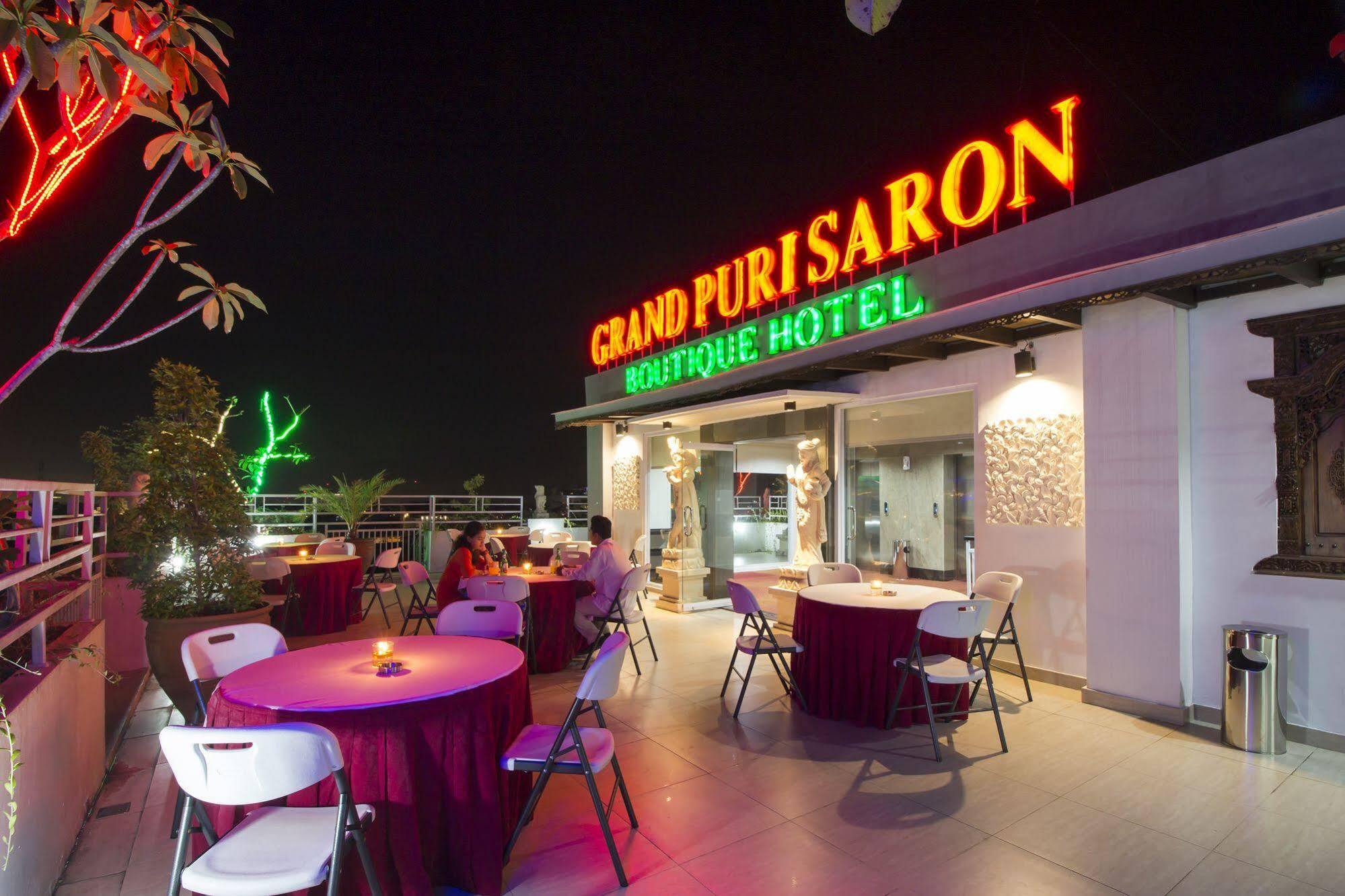 Grand Puri Saron Hotel Malioboro Джок'якарта Екстер'єр фото